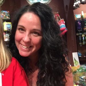 Meet your Posher, Leslie